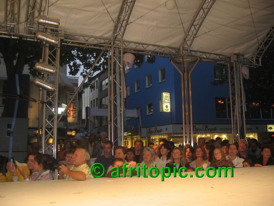 ../Images/Krefeld-Strssenmodenschau-2005 708.jpg